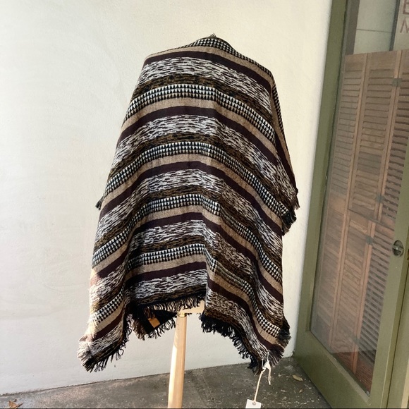 Lucky Brand Poncho - Picture 2 of 8
